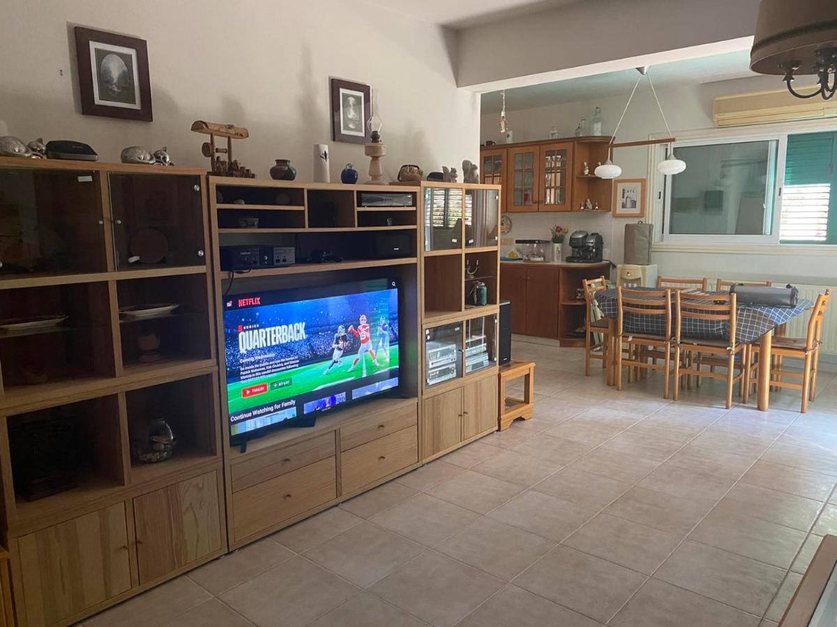 Konnos Villa Protarász Kültér fotó